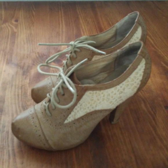 Not Rated Lace Up Ankle Bootie Size 7.5 heel 4" - Picture 5 of 7